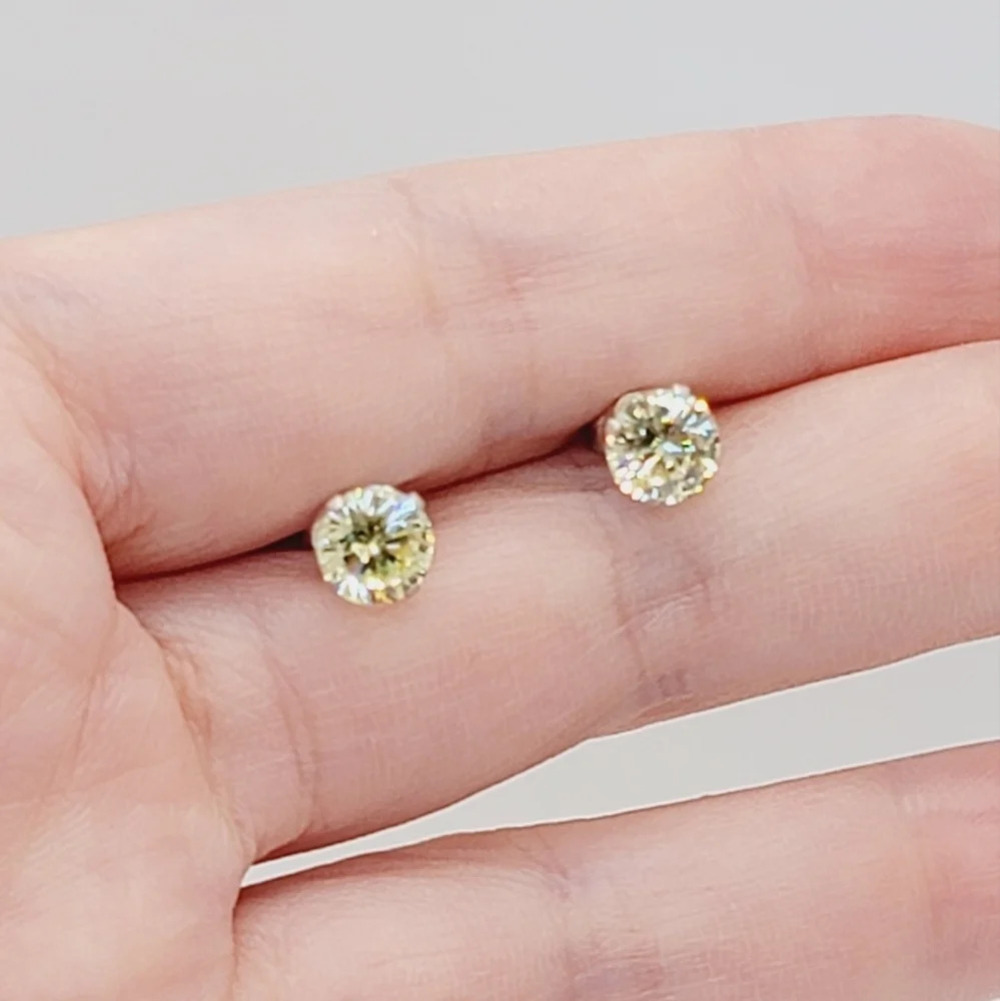 New Yellow Cz 1.4ct Round Stud Earrings